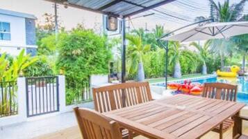 3 Bedrooms Villa | In-room dining