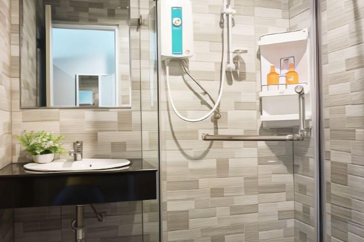 Bathroom | Shower, free toiletries, hair dryer, towels