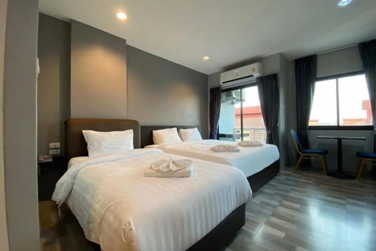 1 bedroom, desk, free WiFi, bed sheets