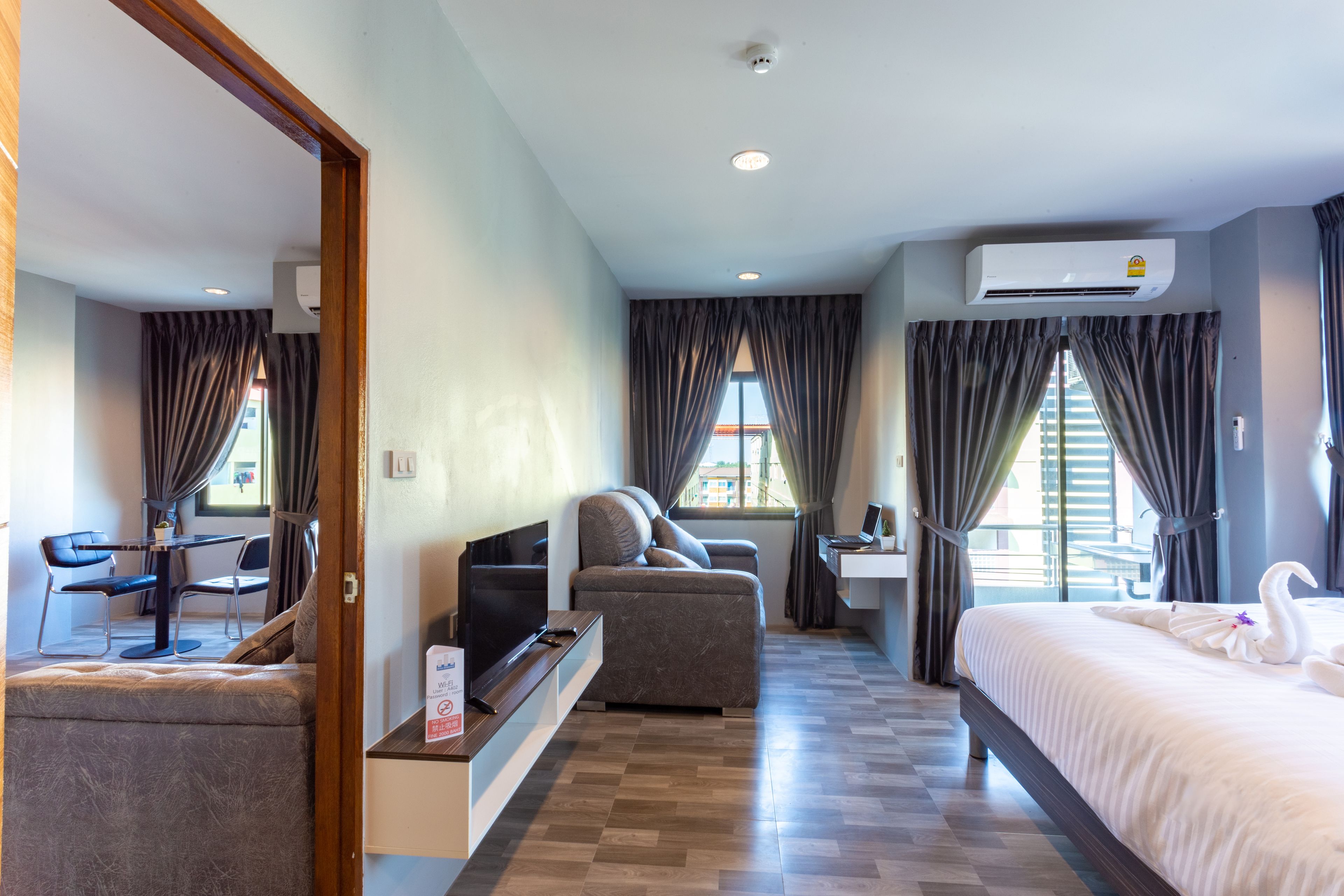 family suite | desk, free wifi, bed sheets