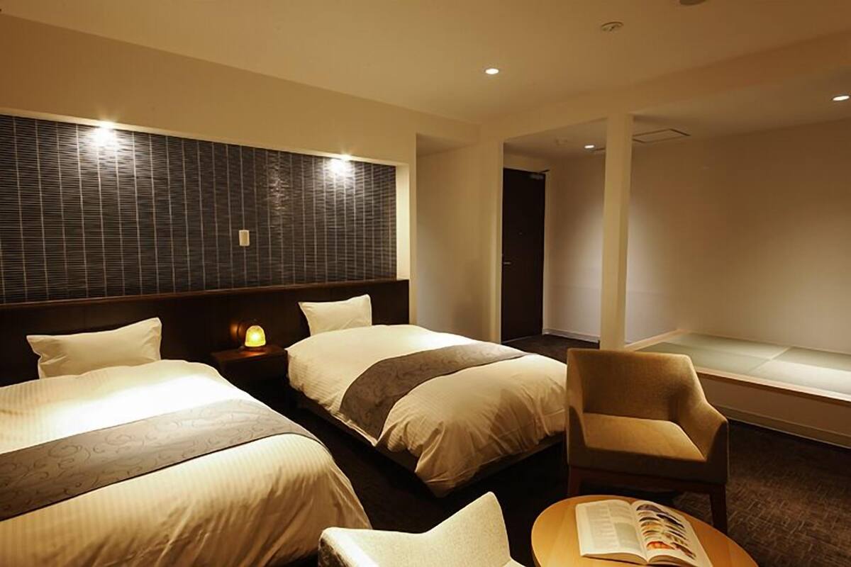 Superior-Zimmer (Japanese and Western Style)