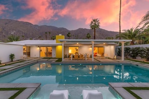 A heated pool - La Joya Moderna - Vista Las Palmas Mid-Mod Gem (Palm Springs)