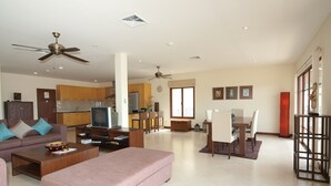 2 Bedrooms Penhouse | Sala de estar