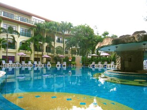 Kolam renang terbuka 