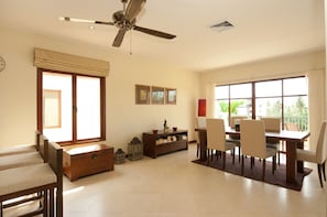 2 Bedrooms Penhouse | In-room dining - Baan Puri Apartment by PIPS (Choeng Thale)