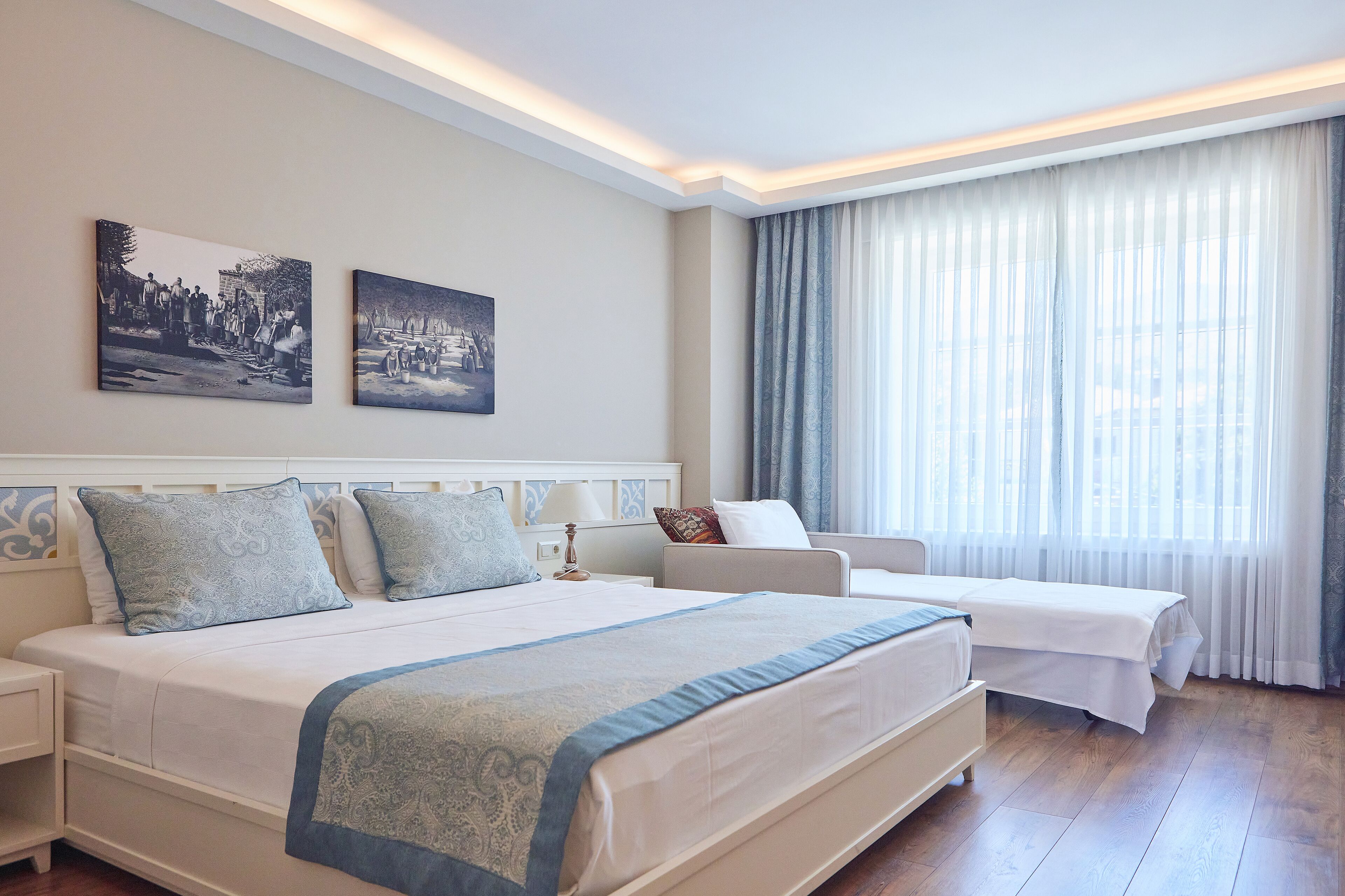 deluxe double room | 1 bedroom, memory-foam beds, minibar, in-room safe