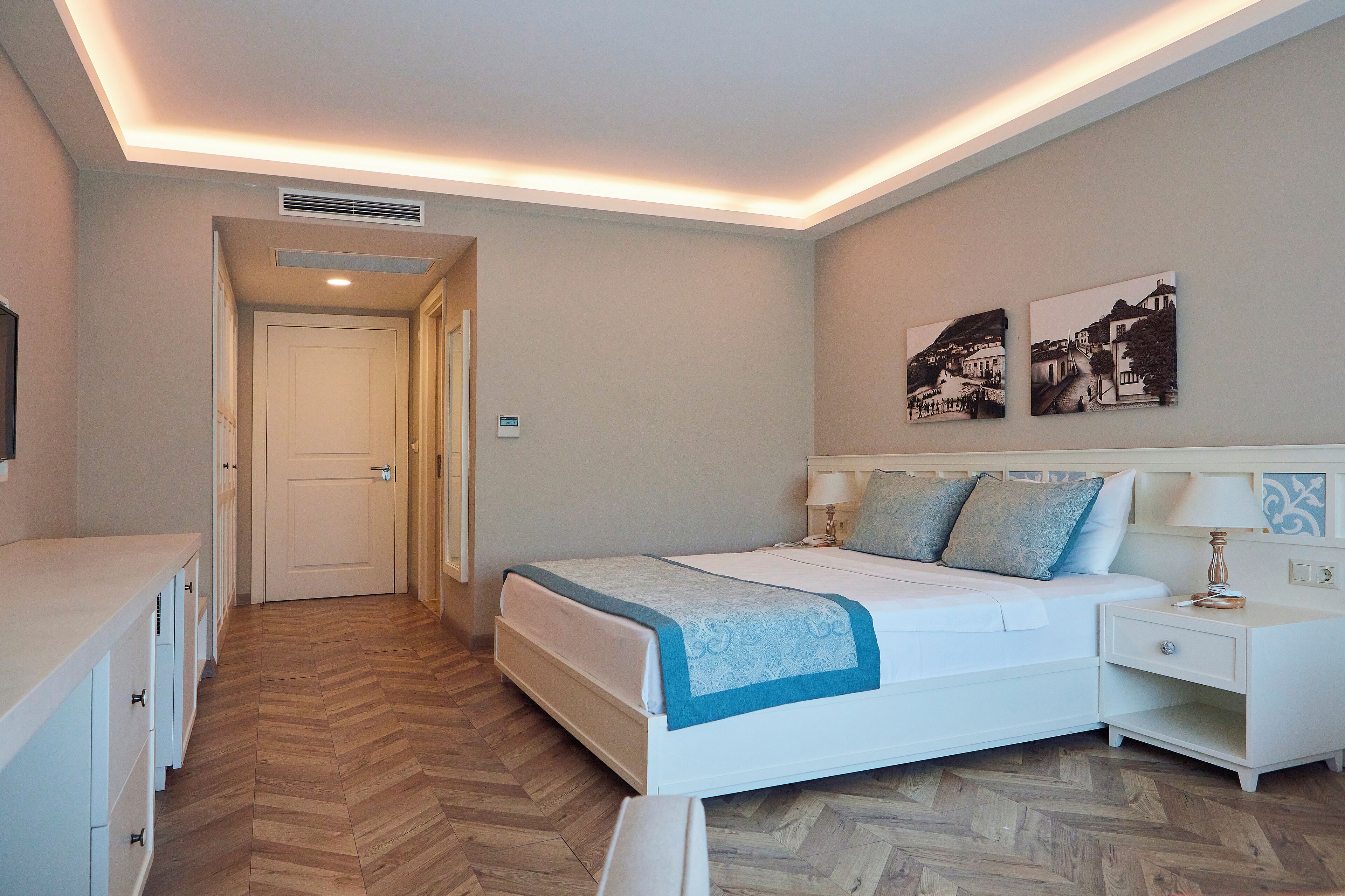 deluxe double room | 1 bedroom, memory-foam beds, minibar, in-room safe