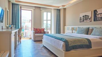 Deluxe Double Room | Memory foam beds, minibar, in-room safe, desk