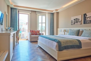 Deluxe Double Room | Camas con efecto memoria, minibar y caja de seguridad en la habitación