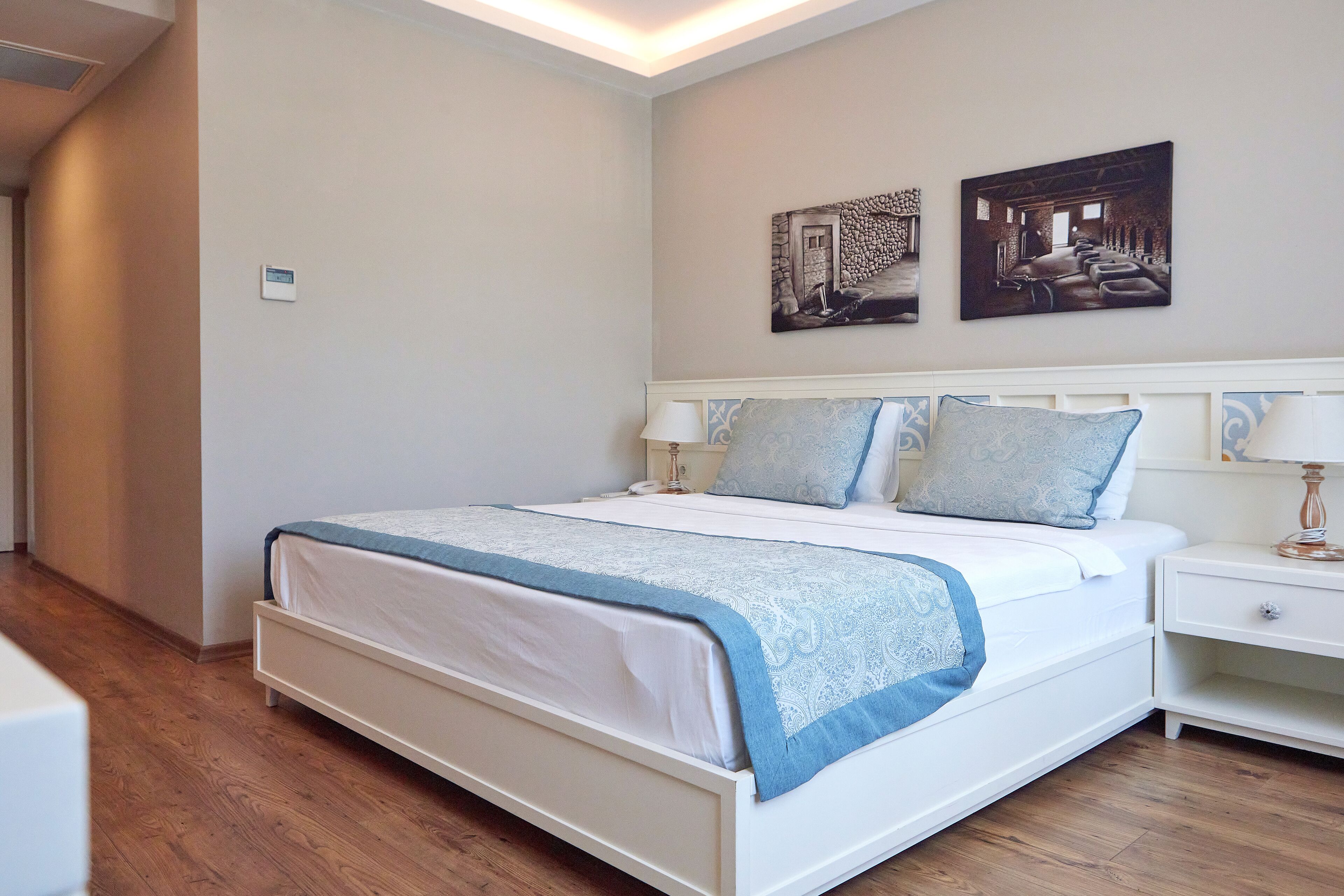 deluxe double room | 1 bedroom, memory-foam beds, minibar, in-room safe