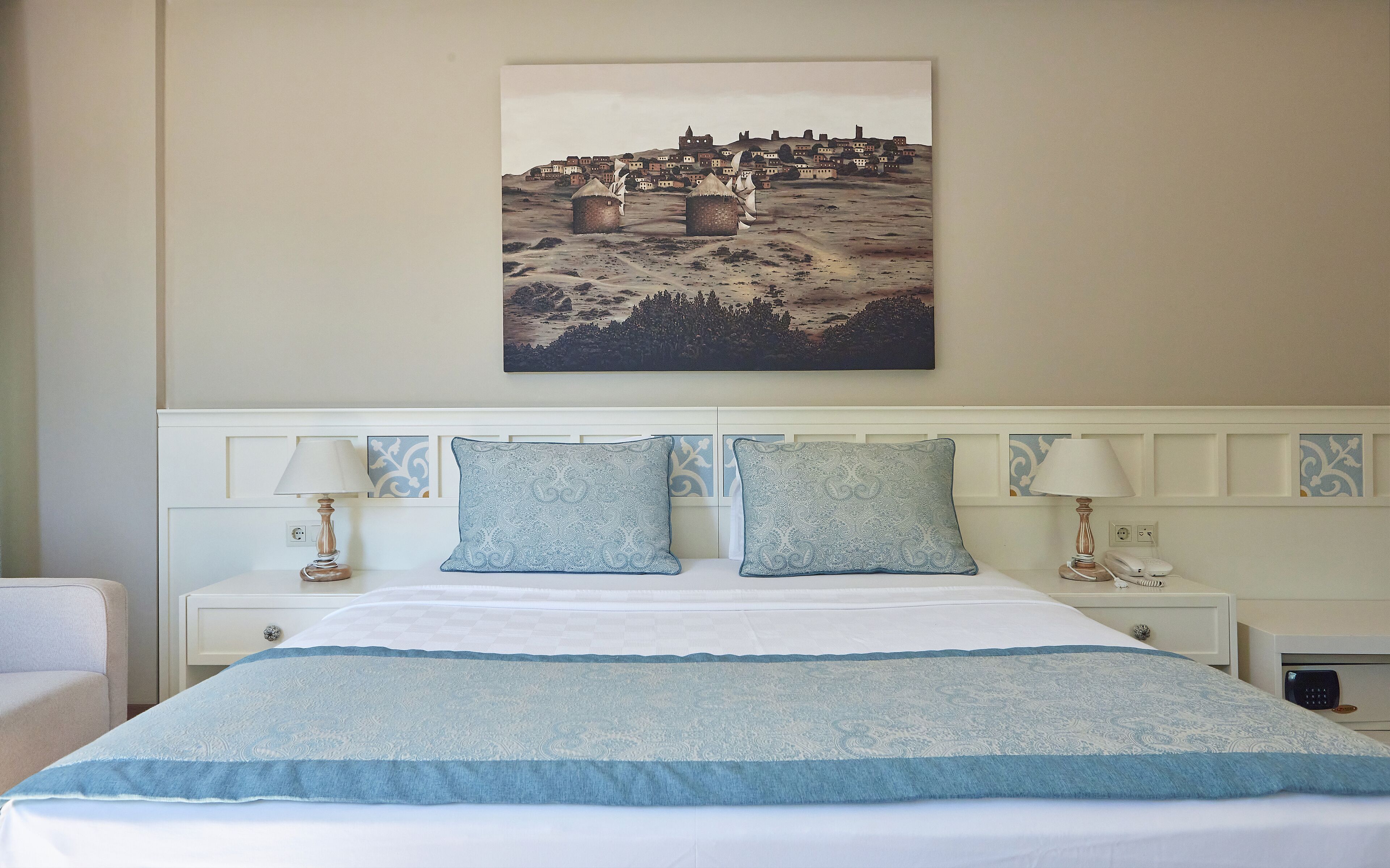 superior corner room | 1 bedroom, memory-foam beds, minibar, in-room safe