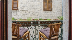 Unclassified image, 4 of 28, button - Wine house old town apartments (Kotor)