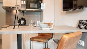 Loft Apartment Business Single | Allergikerbettwaren, Zimmersafe, Schreibtisch, Verdunkelungsvorhänge