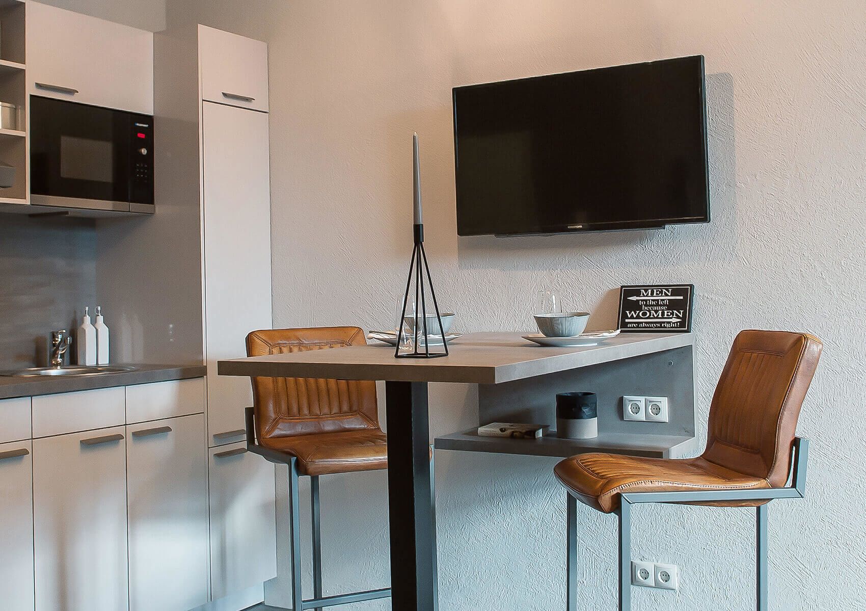 Loft Apartment Business Privacy | Allergikerbettwaren, Zimmersafe, Schreibtisch, Verdunkelungsvorhänge
