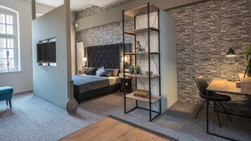 Comfort-Studio | Allergikerbettwaren, Zimmersafe, Schreibtisch, Verdunkelungsvorhänge