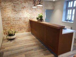 Check-in/check-out kiosk