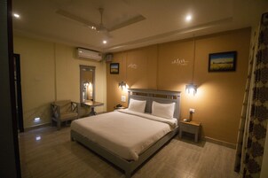 Minibar, caja de seguridad en la habitación y wifi gratis 