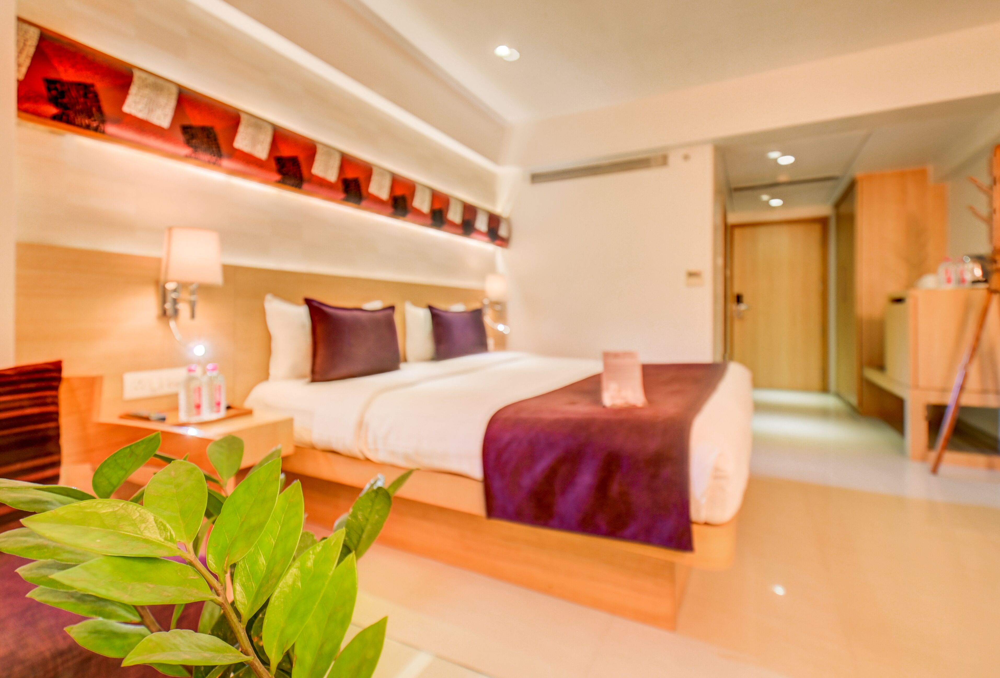 Premium Room, 1 Double Bed, Non Smoking | In-room safe, desk, iron/ironing board (on request)