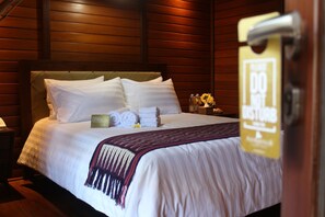 Deluxe Suite, Balcony | 1 bedroom, in-room safe, desk, free WiFi - AloraVilla (Senggigi)