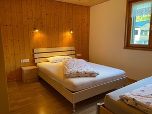 2 bedrooms, WiFi, bed sheets