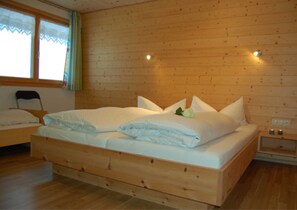 2 bedrooms, WiFi, bed sheets