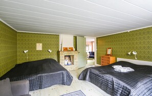 3 bedrooms, travel cot, free WiFi