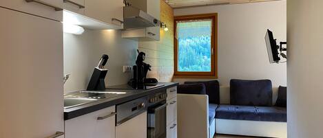 Kjøleskap, ovn og oppvaskmaskin