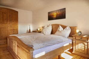 3 chambres, accĂšs Internet, draps fournis