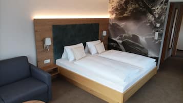 2 Schlafzimmer, Schreibtisch, Reisekinderbett, WLAN