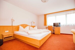 2 habitaciones, escritorio, cuna de viaje y wifi 