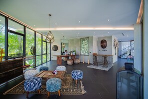 Lobby sitting area - The Woods Natural Park Resort Phuket (Kamala)