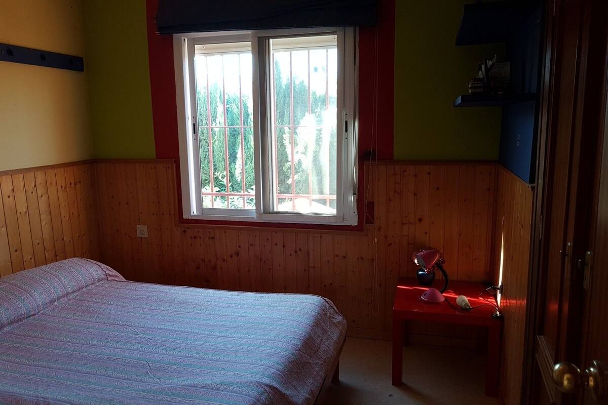 Doppelzimmer, Gemeinschaftsbad | Bügeleisen/Bügelbrett, kostenloses WLAN, Bettwäsche