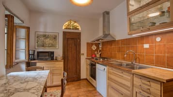 Kühlschrank, Herdplatte, Geschirrspüler