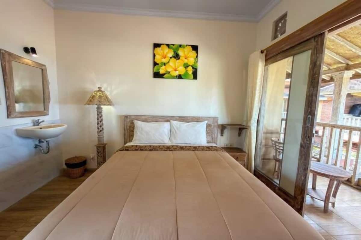 Premium bedding, free WiFi, bed sheets