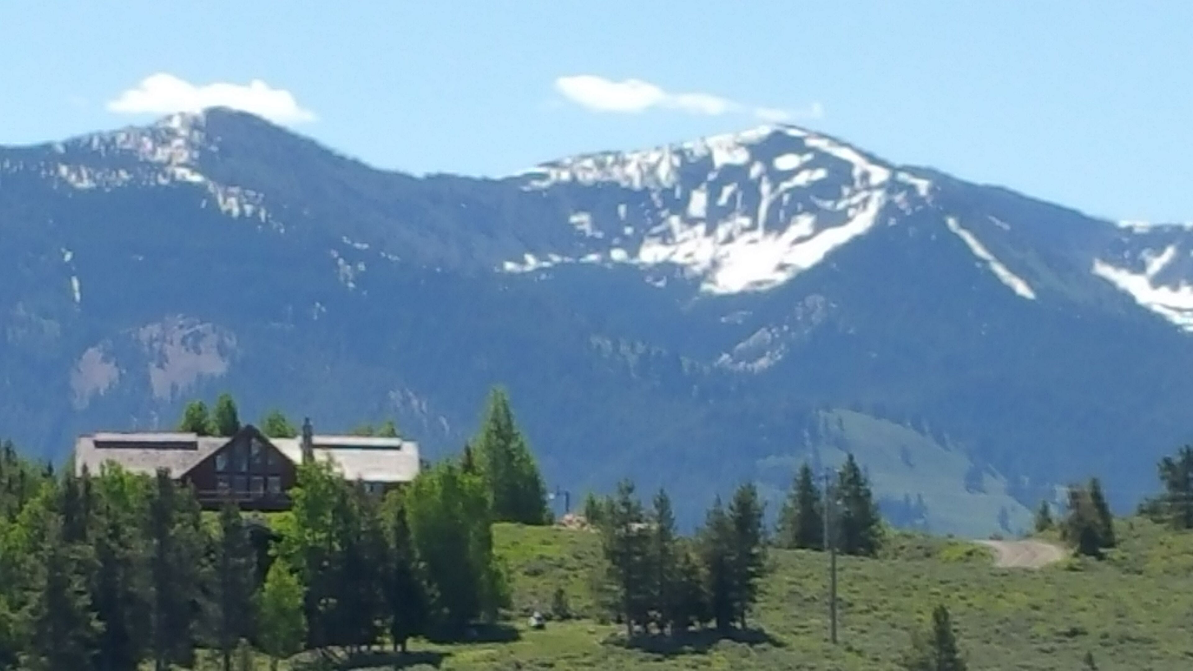 Sawtooth City Elegance, 360° views, loads of sun, peace and quiet