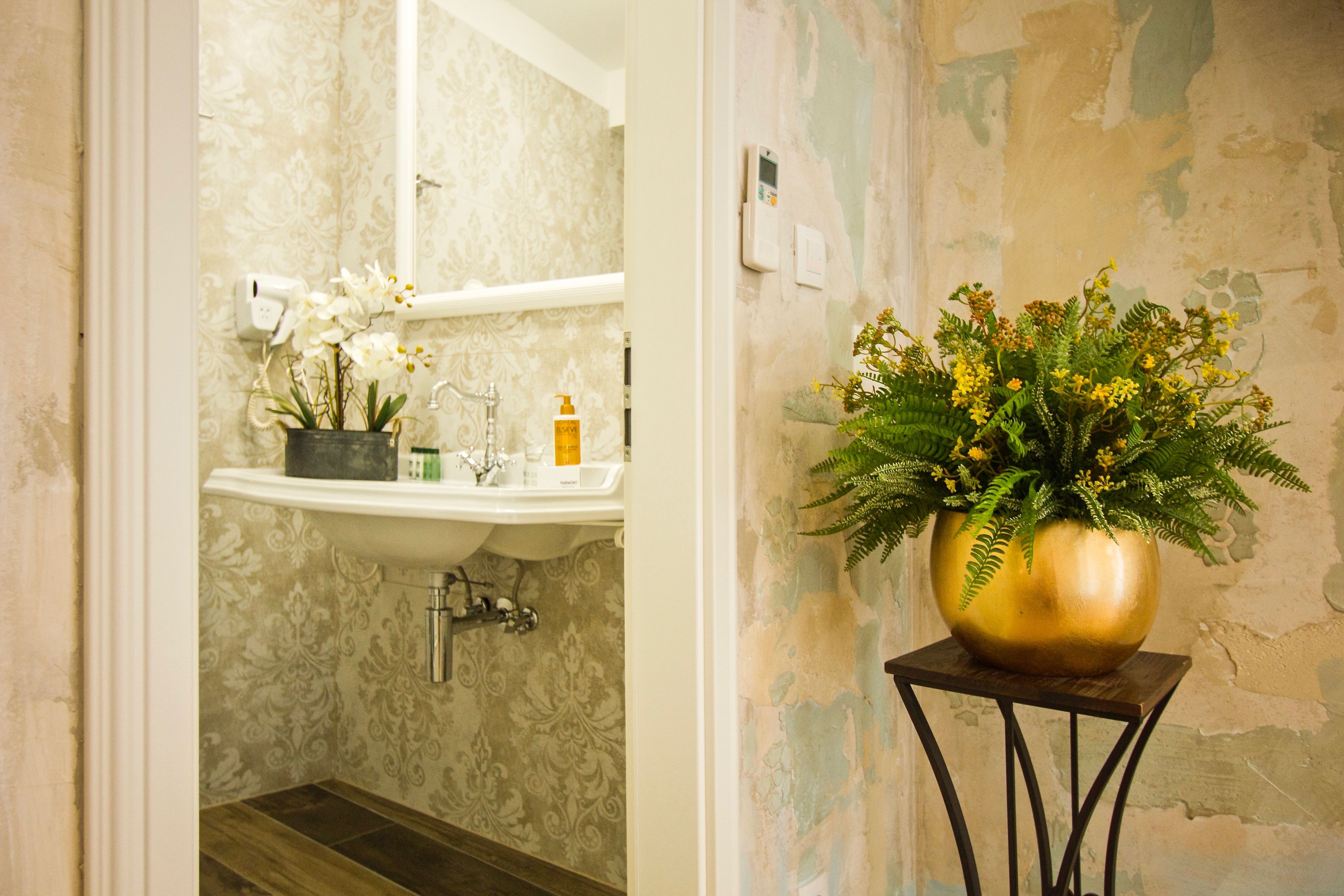 grand luxury suite with terrace & city view | bathroom | shower, rainfall showerhead, free toiletries, hair dryer