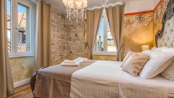 Deluxe Double Room, 1 Queen Bed | 1 bedroom, premium bedding, minibar, in-room safe