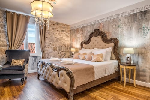 Grand Luxury Suite - King Bed