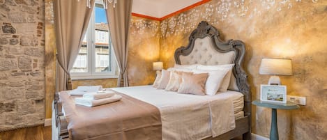 Doppia Deluxe, 1 letto queen | 1 camera, biancheria da letto di alta qualità, minibar