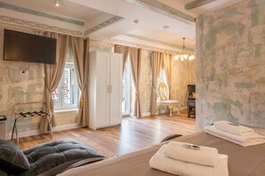 Grand Luxury Suite with Terrace & City View