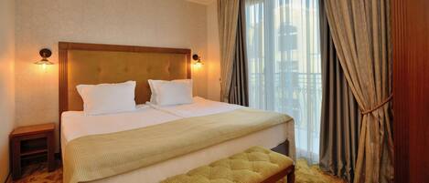 Deluxe Double Room, 1 King Bed, Balcony | Minibar, desk, iron/ironing board, WiFi (free)
