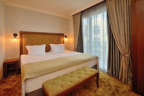 Minibar, desk, iron/ironing board, free WiFi - Club Central Hotel (Hisarja)