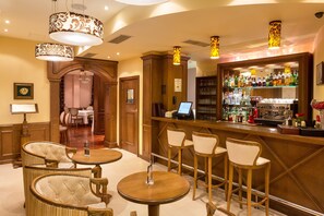 Bar (on property) - Club Central Hotel (Hisarja)