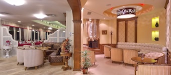 Club Central Hotel