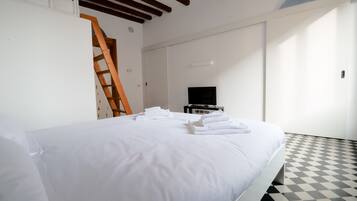 Appartamento (1 Bedroom) | 1 camera, una scrivania, ferro/asse da stiro