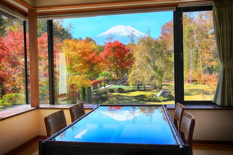 Family Suite (201) | Free WiFi, bed sheets. Hatago Tsubakiya