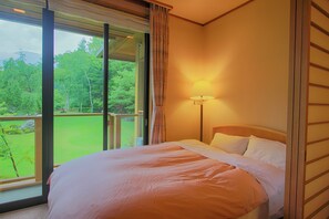 Standard Family Room (202) | Free WiFi, bed sheets - Hatago Tsubakiya (Yamanakako)