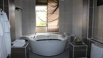 Presidential Apartment | Bathroom