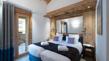 Apartemen, 3 kamar tidur | Brankas, kedap suara, setrika/meja setrika, dan Wi-Fi gratis