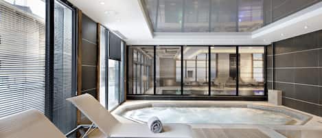 室内 SPA 浴缸